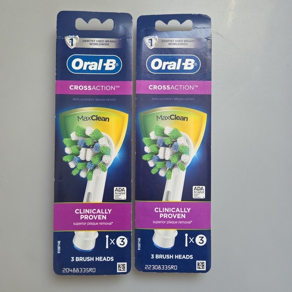 Oral-B Cross Action Electric Toothbrush Replacement Brush Heads Lot Of 2
